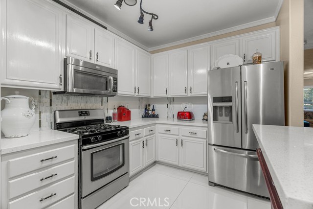 Detail Gallery Image 3 of 38 For 1360 Ashton Park Ln, Thousand Oaks,  CA 91320 - 3 Beds | 2/1 Baths