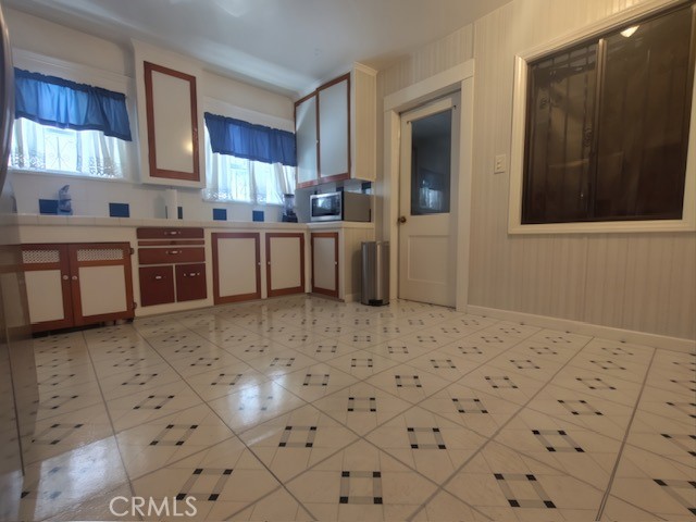 637 E 76th Place, Los Angeles, California 90001, 2 Bedrooms Bedrooms, ,1 BathroomBathrooms,Residential,For Sale,637 E 76th Place,CRPW24034765