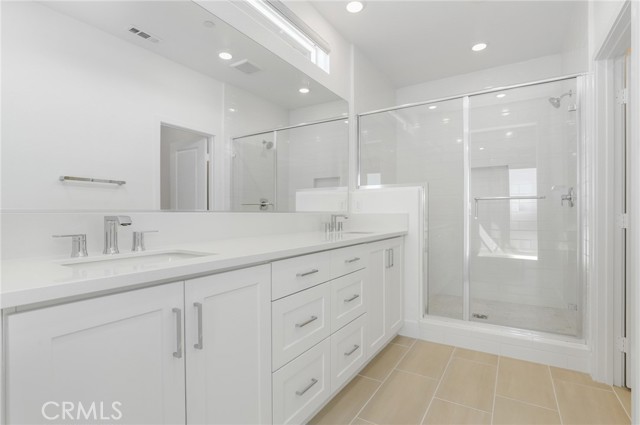 Detail Gallery Image 15 of 28 For 27109 Tamarack Ln, Valencia,  CA 91381 - 4 Beds | 2/1 Baths