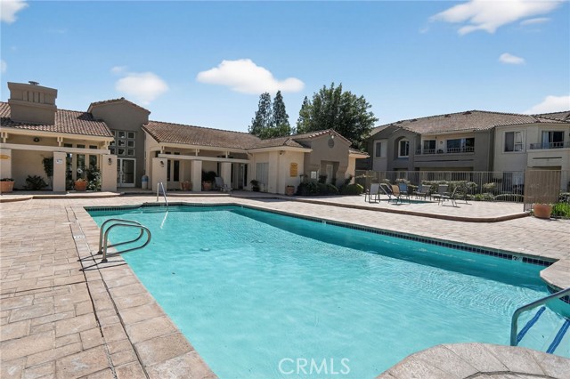 Detail Gallery Image 5 of 10 For 1000 Vista Del Cerro Dr #202,  Corona,  CA 92879 - 2 Beds | 2 Baths