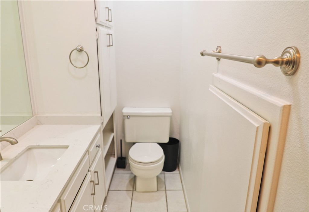 https://media.crmls.org/medias/67207a98-cfc3-4f45-b3fa-48ab7093d749.jpg?preset=X-Large