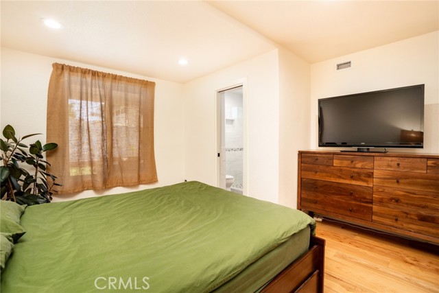 5272 Caliente Drive, Huntington Beach CA: https://media.crmls.org/medias/6720c82c-c185-437d-a2f2-28b9d286f82a.jpg