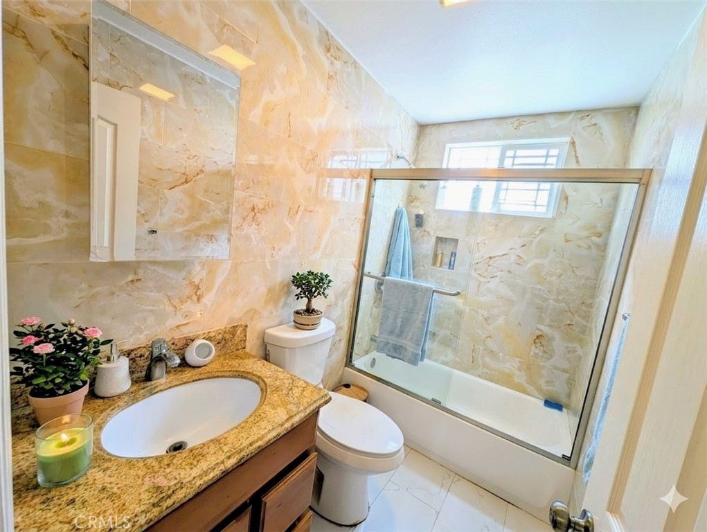 https://media.crmls.org/medias/6720f2f3-8477-4035-aa22-6d9899931f82.jpg?preset=X-Large