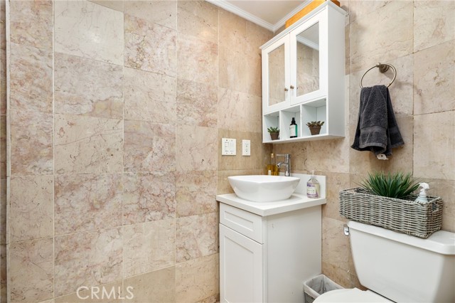 Detail Gallery Image 29 of 58 For 352 Thalia, Laguna Beach,  CA 92651 - 6 Beds | 3 Baths