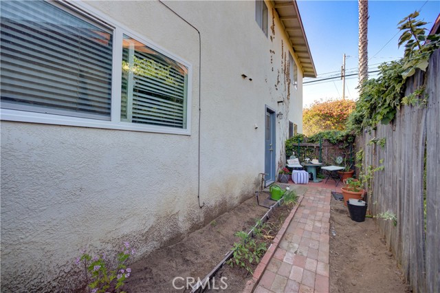 Image 17 of 34 For 866 Brighton Avenue