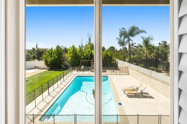 30746 E Sunset S Drive, Redlands CA: https://media.crmls.org/medias/67222e39-4ed8-4065-b094-5a422bf753f4.jpg