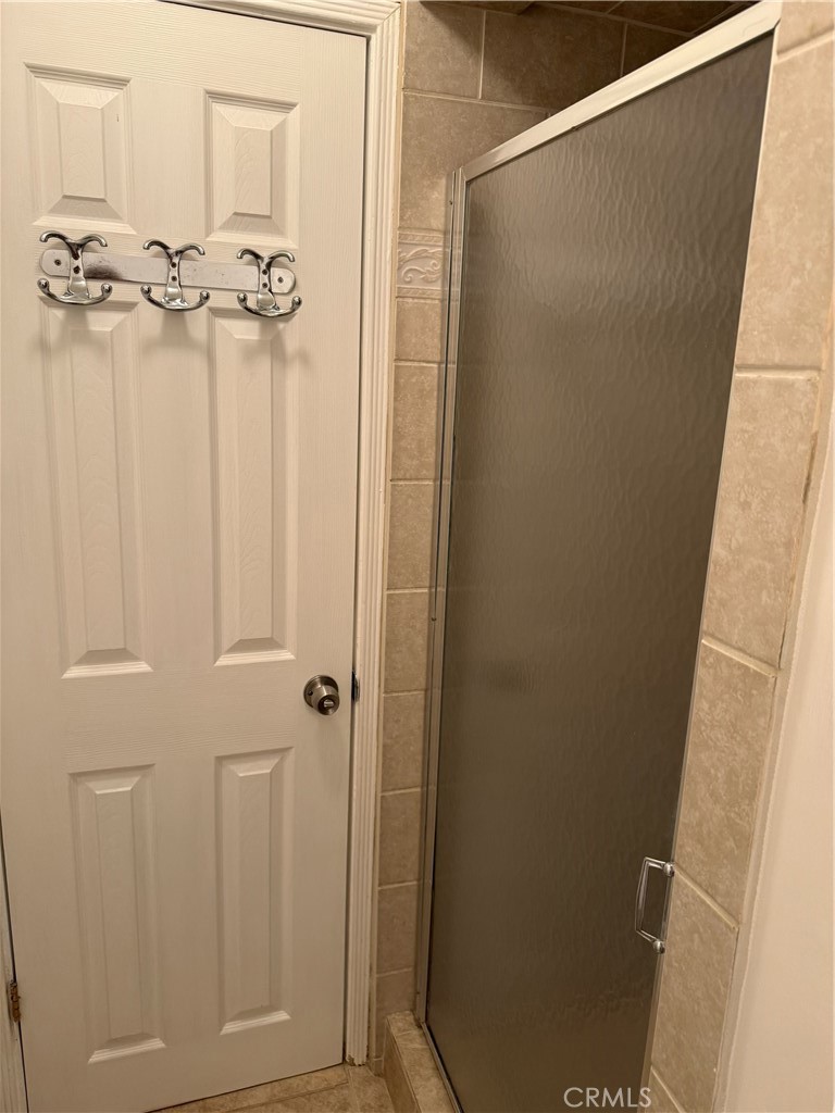 https://media.crmls.org/medias/672243aa-ead6-4b66-af78-909b7aa9ffe8.jpg?preset=X-Large