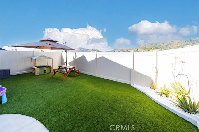 35246 Blossom, Fallbrook CA: https://media.crmls.org/medias/672295d7-d8bc-4356-9d1a-3193dafc5ebf.jpg