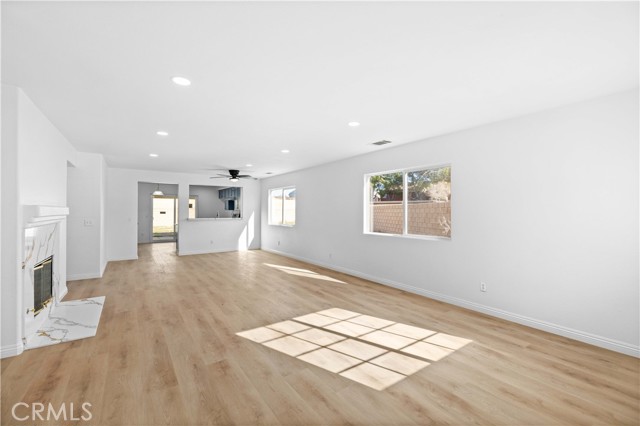 Detail Gallery Image 23 of 26 For 555 Koufax Dr, Lancaster,  CA 93535 - 3 Beds | 2 Baths