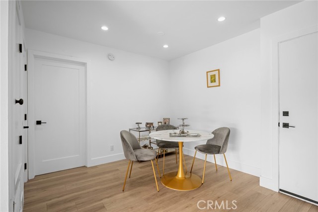 Detail Gallery Image 10 of 22 For 5460 White Oak #G324,  Encino,  CA 91316 - 1 Beds | 1 Baths