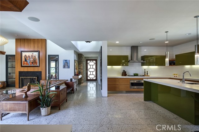 Detail Gallery Image 12 of 61 For 1112 Park St, Huntington Beach,  CA 92648 - 6 Beds | 6/2 Baths