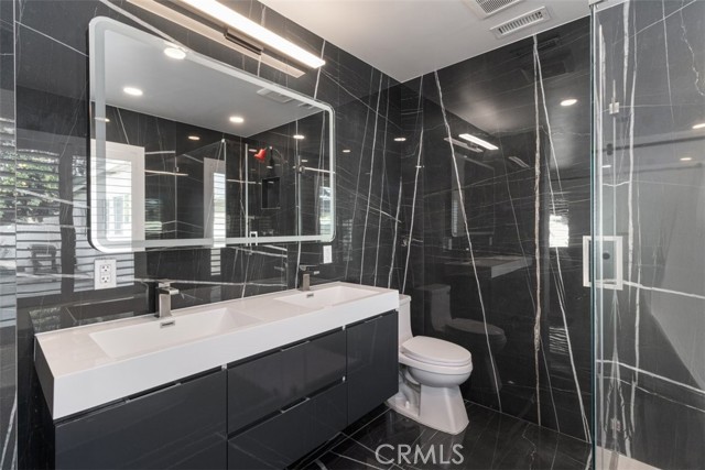 Detail Gallery Image 16 of 40 For 10214 Woodruff, Downey,  CA 90241 - 3 Beds | 2 Baths