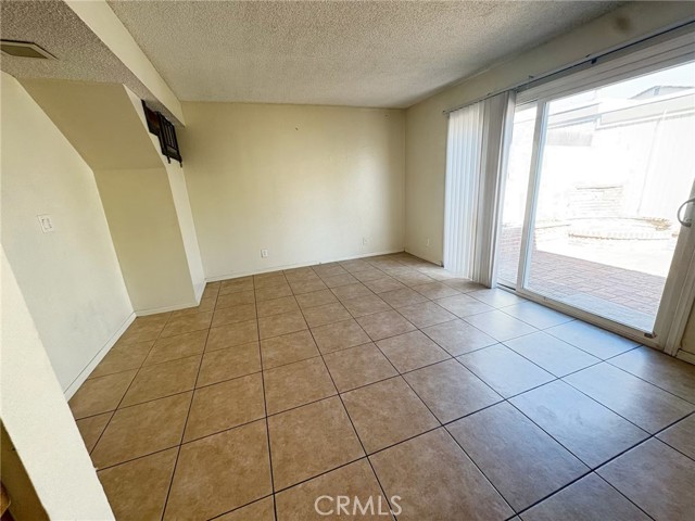 Detail Gallery Image 5 of 10 For 9727 Fremont Ave, Montclair,  CA 91763 - 3 Beds | 2/1 Baths