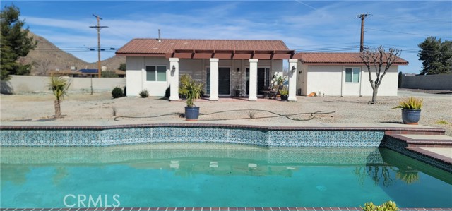 Detail Gallery Image 9 of 9 For 19786 Symeron Rd, Apple Valley,  CA 92307 - 7 Beds | 5/1 Baths