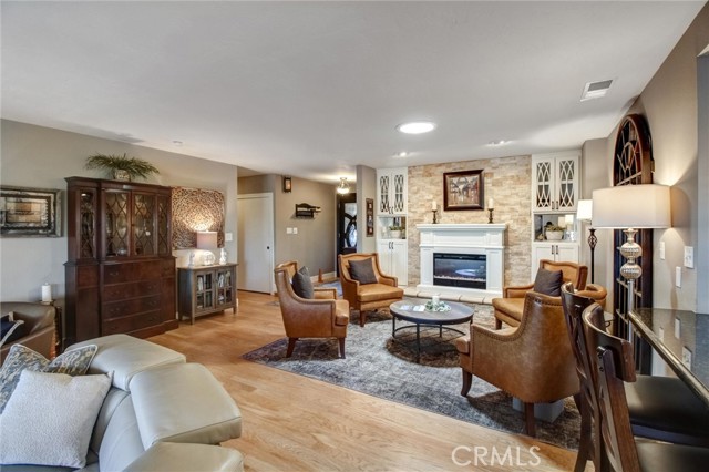 Image 17 of 75 For 22637 Cascade