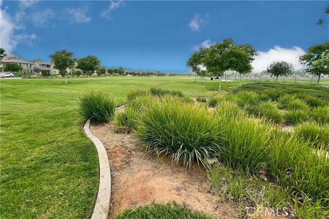 24229 La Montura Drive, Valencia CA: https://media.crmls.org/medias/672516ab-800c-4606-b354-7a3a18fba5a0.jpg