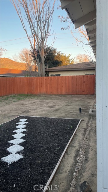 Detail Gallery Image 4 of 15 For 26474 Temple, Highland,  CA 92346 - 2 Beds | 1 Baths