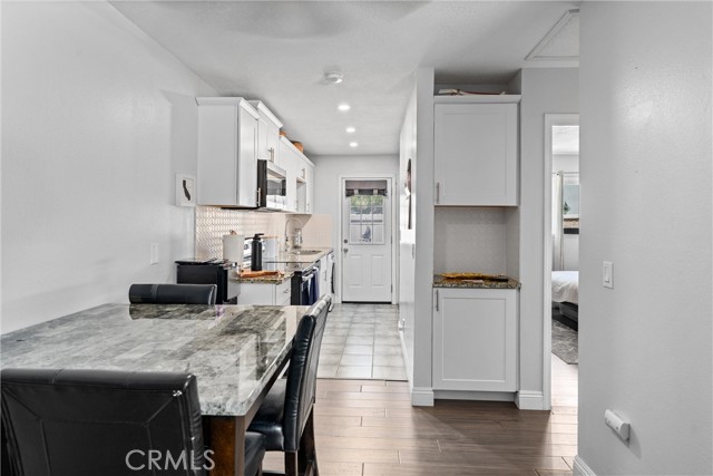 Detail Gallery Image 9 of 27 For 9811 Continental Dr, Huntington Beach,  CA 92646 - 1 Beds | 1 Baths