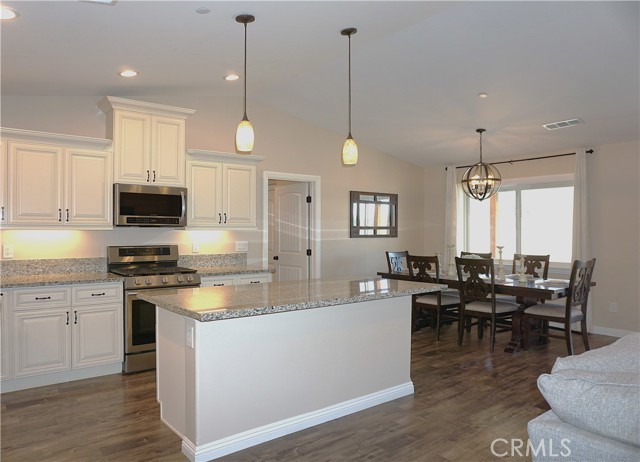 Detail Gallery Image 13 of 52 For 49726 Paiute Ct, Aguanga,  CA 92536 - 4 Beds | 2/1 Baths