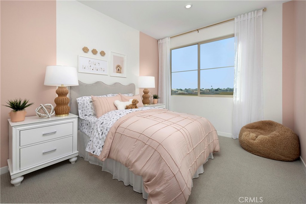 https://media.crmls.org/medias/6725b983-09b6-436d-be17-ad8d314d89c3.jpg?preset=X-Large