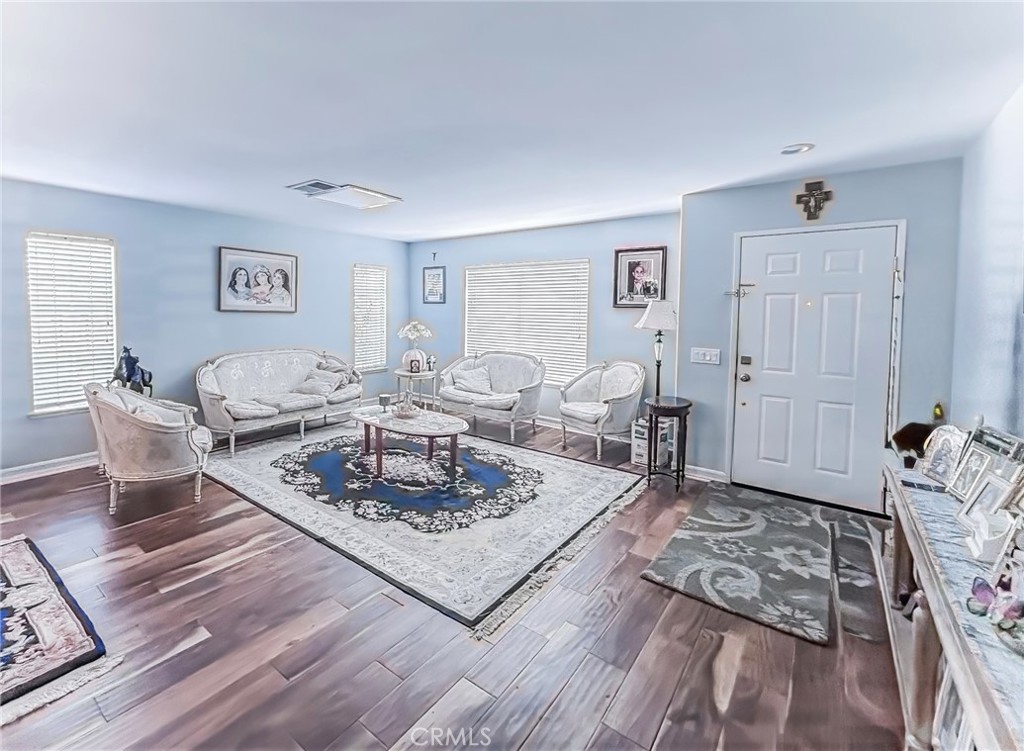 MLS #IV25222075 image #9