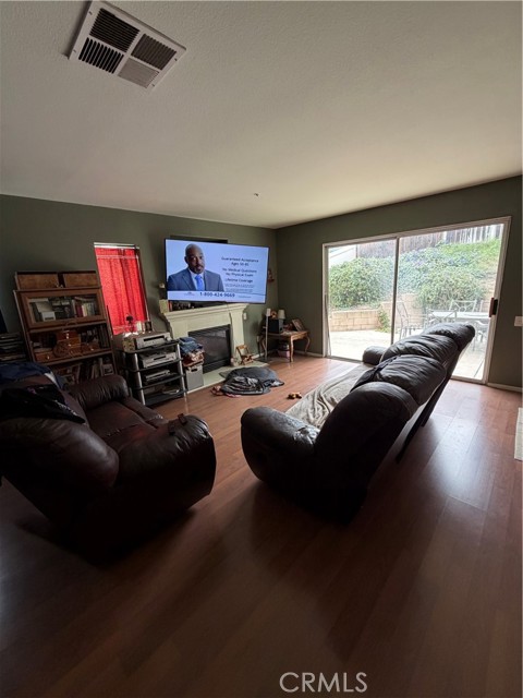 Detail Gallery Image 5 of 6 For 29080 Stonegate Ct, Highland,  CA 92346 - 4 Beds | 3 Baths