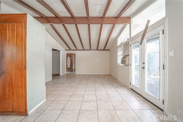 20641 Archwood St photo 7