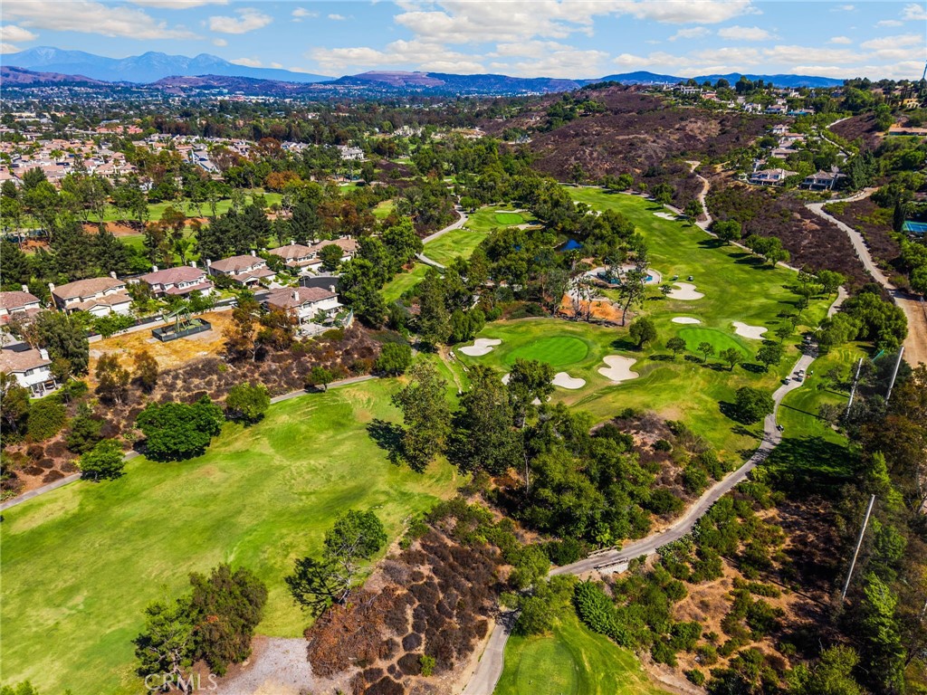 https://media.crmls.org/medias/67267b56-d15e-4aa7-ba7b-d68c393848cb.jpg?preset=X-Large