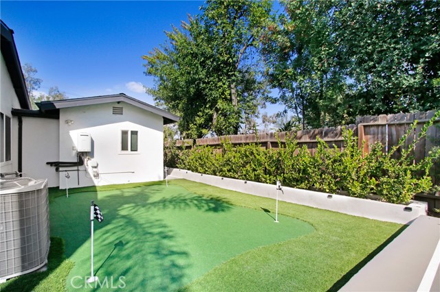 20200 Clark Street, Woodland Hills CA: https://media.crmls.org/medias/672684a4-da47-41a2-ba88-3e1efea6bb82.jpg