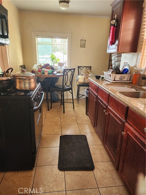 Image 6 of 12 For 1496 Vernon Avenue