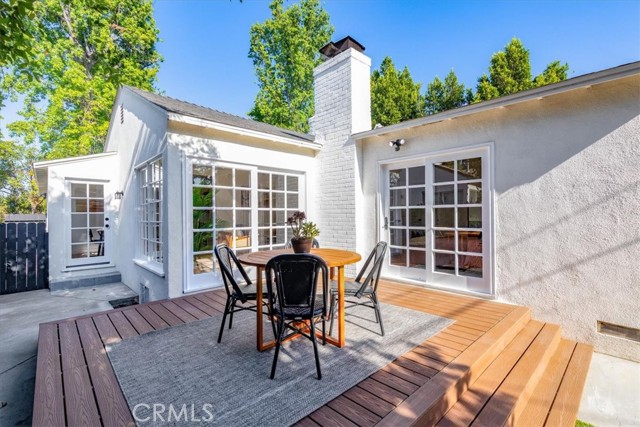 5447 Columbus Avenue, Sherman Oaks CA: https://media.crmls.org/medias/6726a0e0-7b16-4d6b-b426-bf96343d02dc.jpg