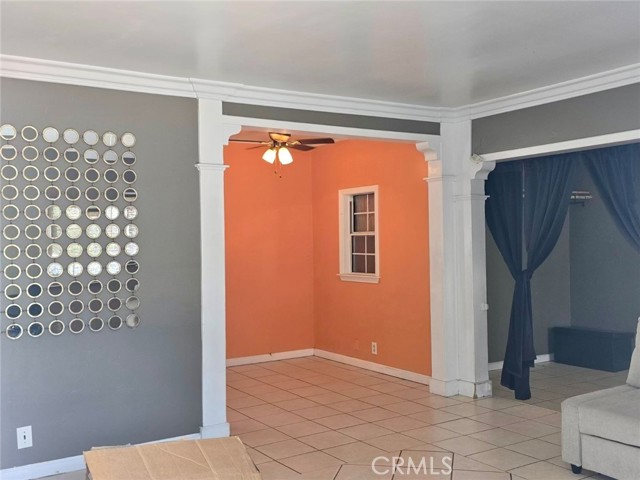 722 N Philadelphia Street, Anaheim CA: https://media.crmls.org/medias/6726fff3-225e-472b-9868-dc5eb3d101a6.jpg