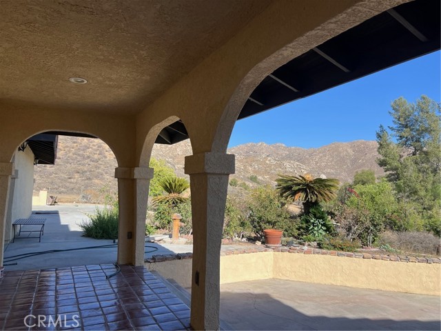 2005 Mt Vernon Avenue, Riverside CA: https://media.crmls.org/medias/67270498-9b9a-4fac-b781-0df27eff54e7.jpg