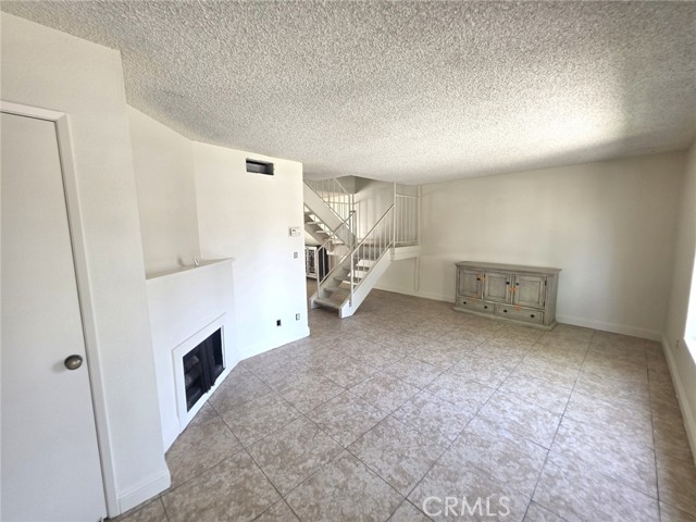 Detail Gallery Image 12 of 38 For 26938 via Terraza, Saugus,  CA 91350 - 3 Beds | 3 Baths