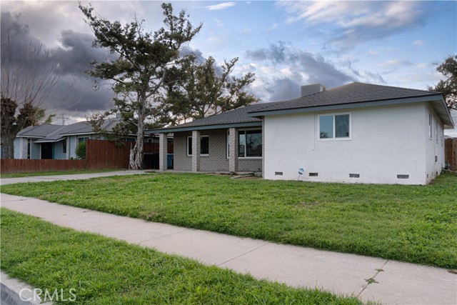 Detail Gallery Image 4 of 30 For 2002 N Woodridge, Hanford,  CA 93230 - 3 Beds | 1 Baths