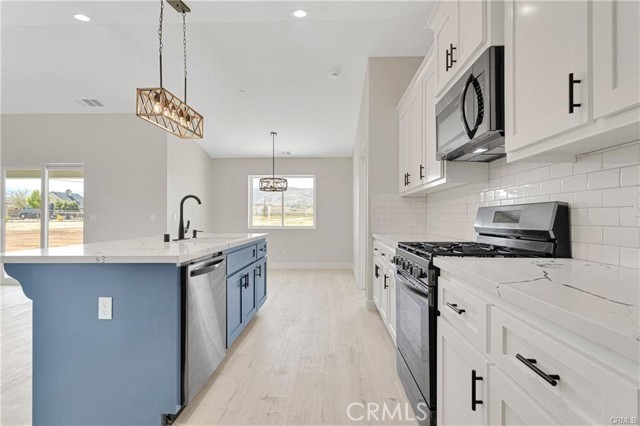 Detail Gallery Image 19 of 41 For 22562 Houston St, Apple Valley,  CA 92308 - 4 Beds | 2 Baths
