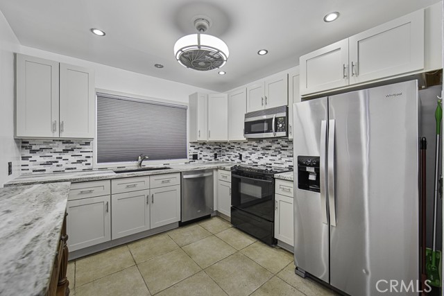 Detail Gallery Image 12 of 34 For 21 Alamitos #1,  Long Beach,  CA 90802 - 2 Beds | 2 Baths