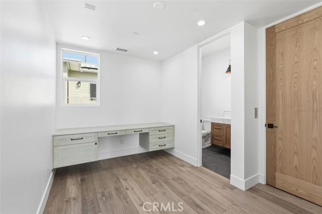 Detail Gallery Image 16 of 45 For 617 N Irena Ave #C,  Redondo Beach,  CA 90277 - 5 Beds | 3/1 Baths