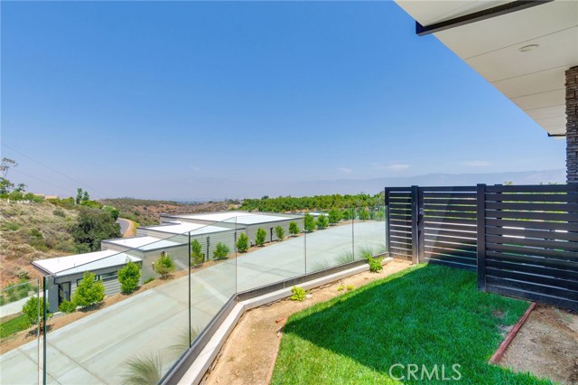 1912 Edgefair Lane, Redlands CA: https://media.crmls.org/medias/6729dbd4-bca5-4912-a694-b9437f3eb969.jpg