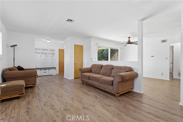 Detail Gallery Image 9 of 34 For 5604 Katherine, Simi Valley,  CA 93063 - 2 Beds | 1 Baths