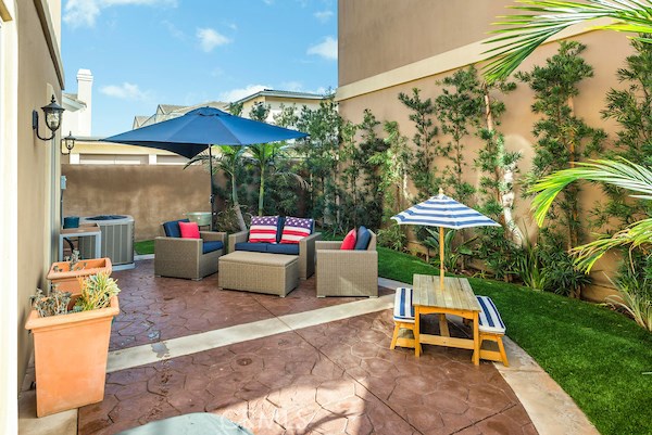 2202 Voorhees Avenue, Redondo Beach, California 90278, 4 Bedrooms Bedrooms, ,4 BathroomsBathrooms,Residential,Sold,Voorhees,SB17021148
