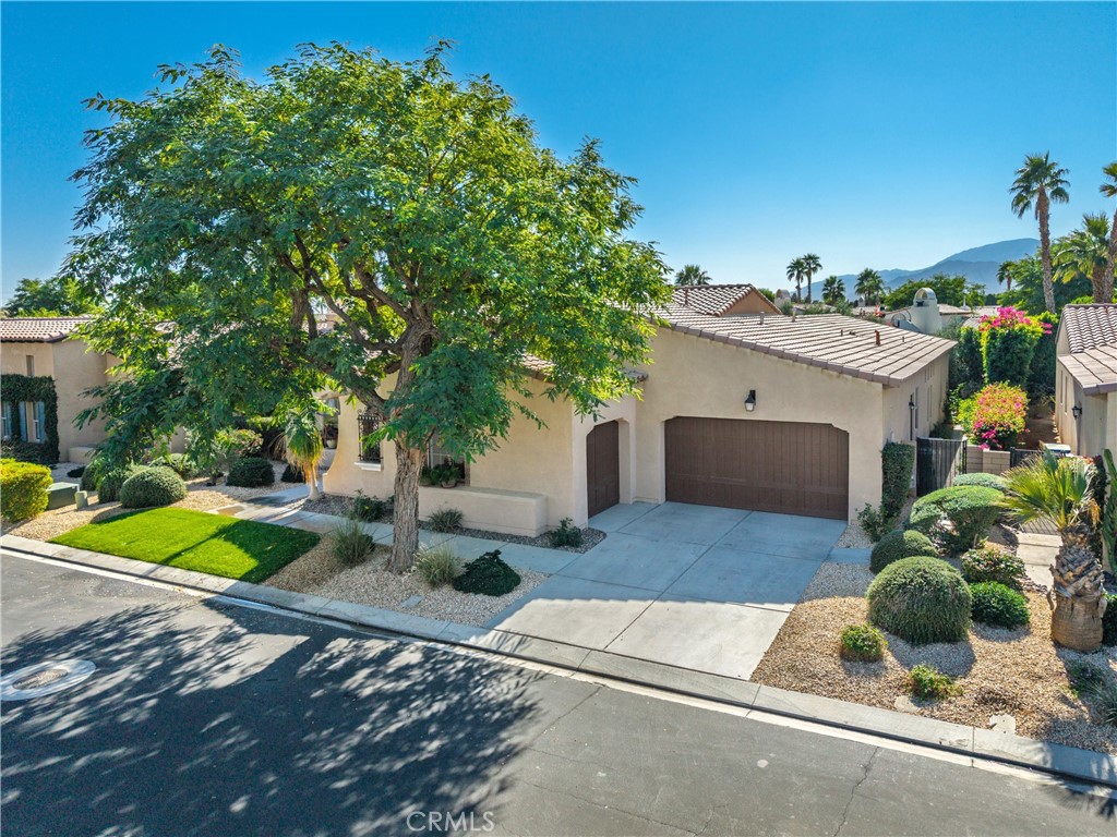 MLS #OC25259199 image #1