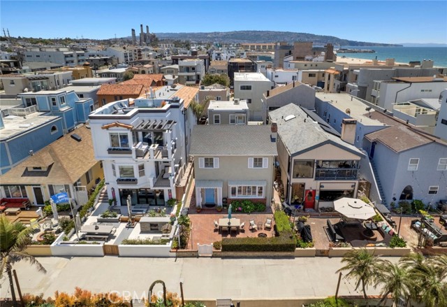 30 6 th Street, Hermosa Beach, California 90254, 5 Bedrooms Bedrooms, ,3 BathroomsBathrooms,Residential,Sold,6 th,SB23112083