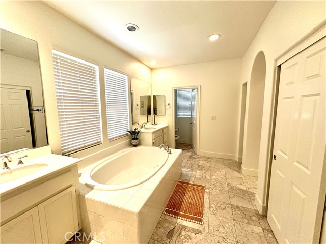 Detail Gallery Image 12 of 23 For 4359 Altivo Ln, Corona,  CA 92883 - 5 Beds | 3 Baths