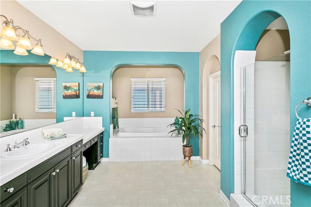 13744 Star Ruby Avenue, Eastvale CA: https://media.crmls.org/medias/672c29ef-a171-46ec-981b-b9e9b452b7d4.jpg