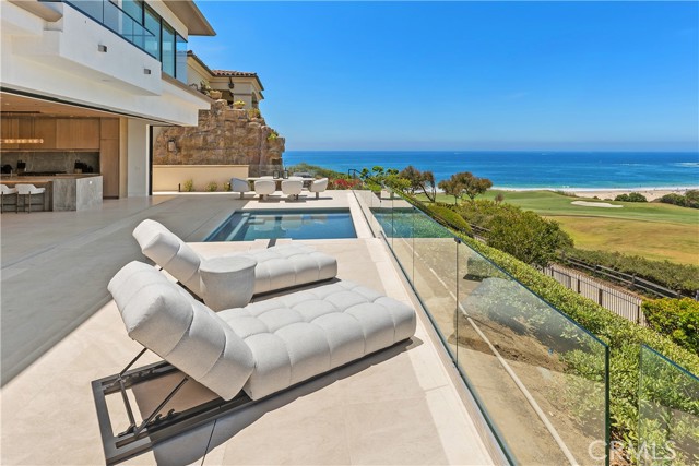 13 Ritz Cove Drive, Dana Point CA: https://media.crmls.org/medias/672c3b86-80b2-48a3-bf86-14befb24dc1e.jpg