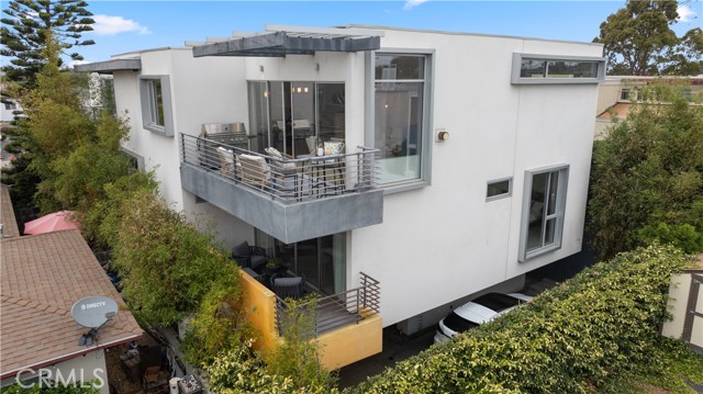 932 Manhattan Beach Blvd., Manhattan Beach, California 90266, 3 Bedrooms Bedrooms, ,2 BathroomsBathrooms,Residential,Sold,Manhattan Beach Blvd.,SB24148961