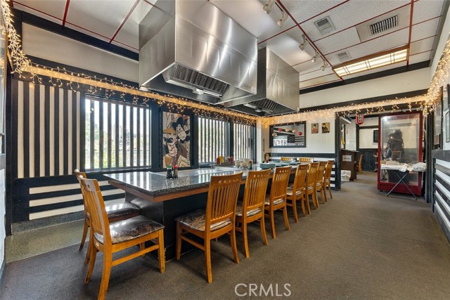 320 W Foothill Blvd, Upland CA: https://media.crmls.org/medias/672ceaed-6fe6-4e27-87be-e651573d1408.jpg