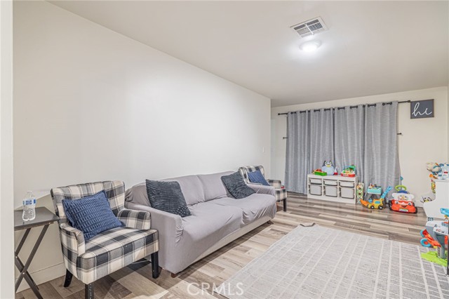 Detail Gallery Image 10 of 26 For 9268 Beech, Fontana,  CA 92335 - 3 Beds | 2 Baths