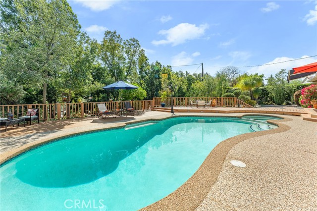 1215 Mira Monte Drive, Redlands CA: https://media.crmls.org/medias/672d68e6-55ff-44f7-92d9-10da17e1c503.jpg